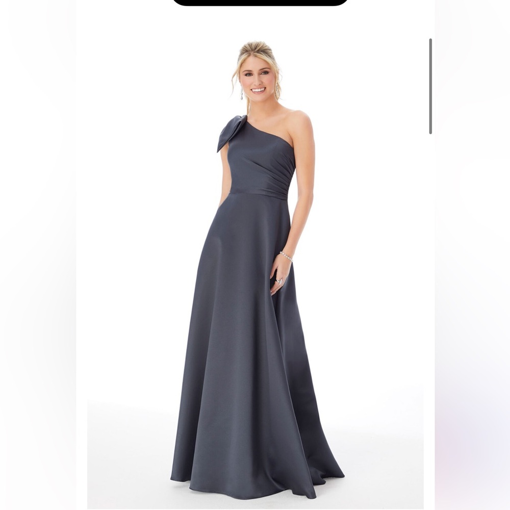 Morilee Madeline Gardner Black Evening Sill Gown